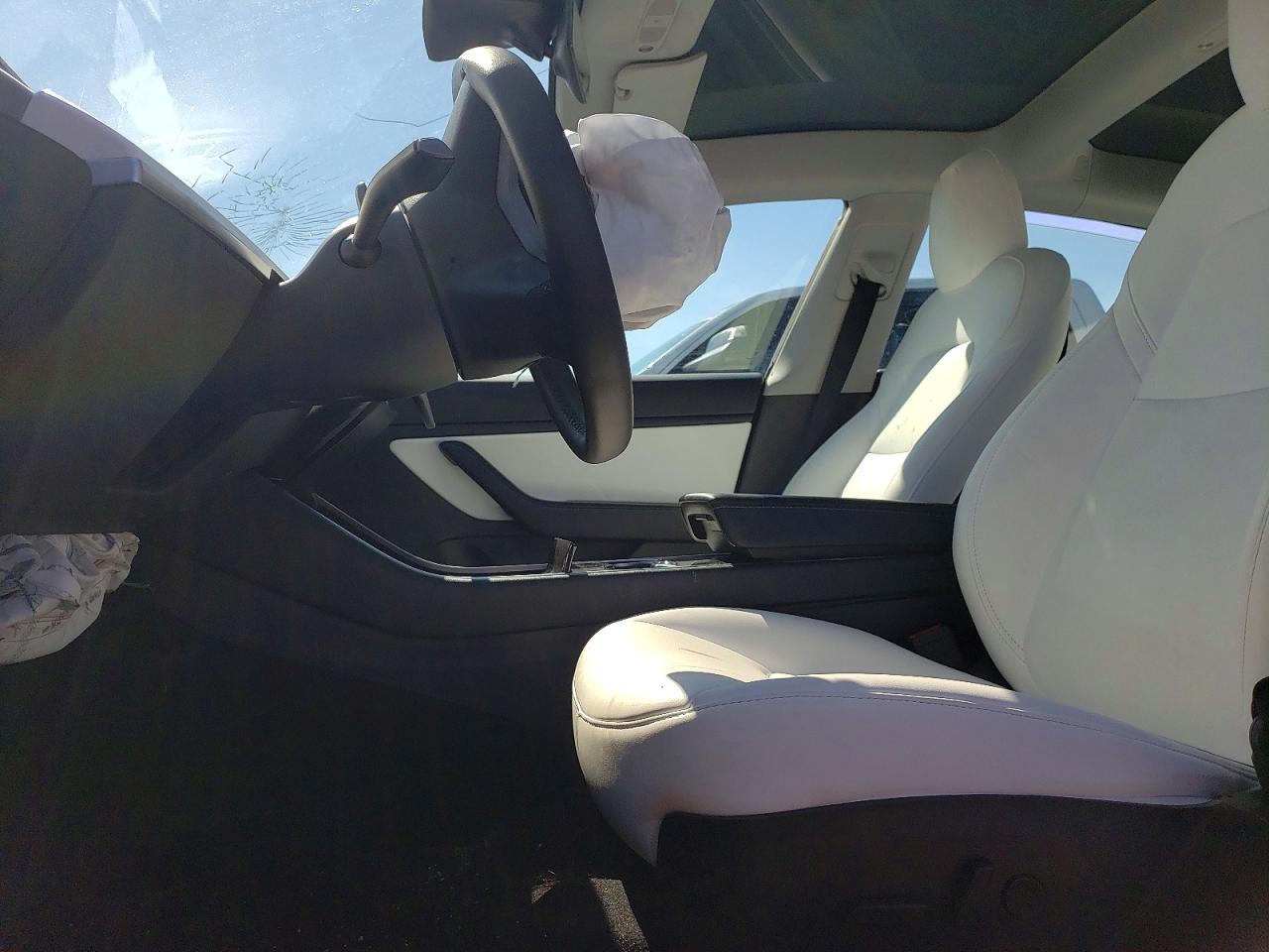 2020 Tesla Model 3 - Фото 7