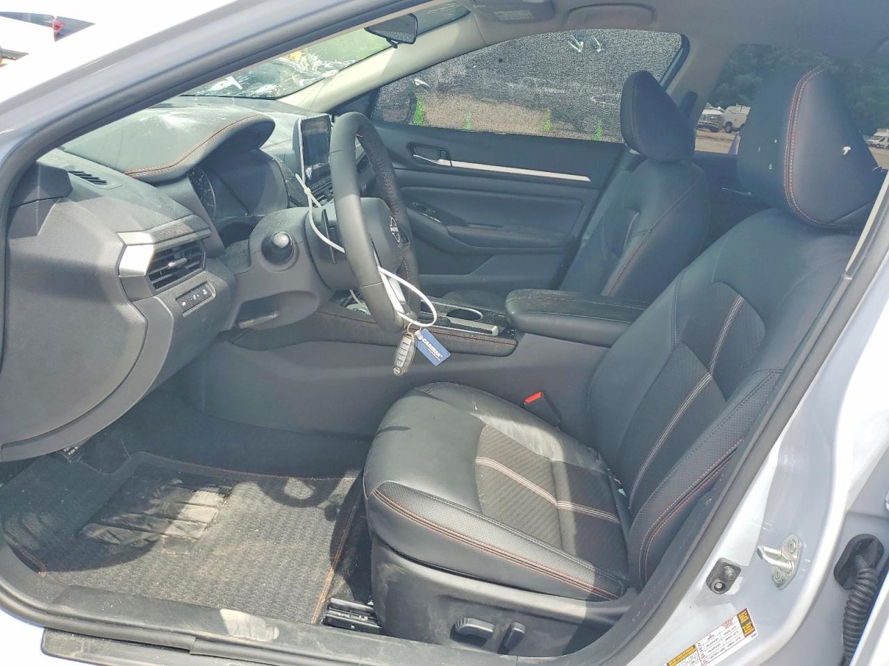 2025 Nissan Altima Sr - Image 7