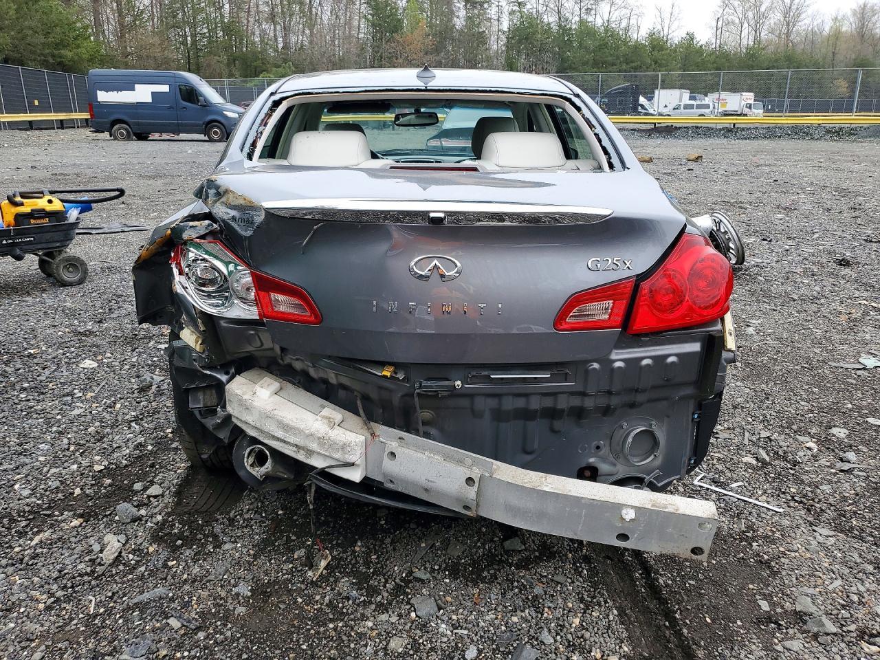2011 Infiniti G25 Sedan X - Фото 6