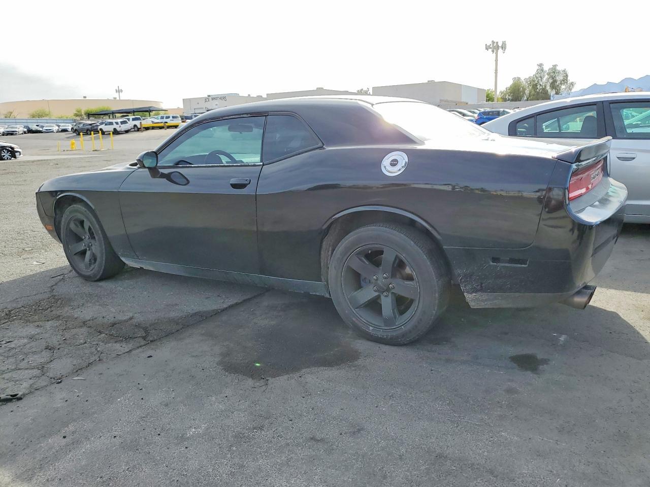 2014 Dodge Challenger Sxt - Image 2