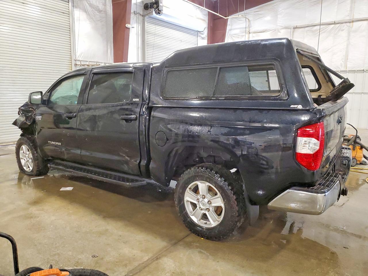 2018 Toyota Tundra Crewmax Sr5 - Фото 2