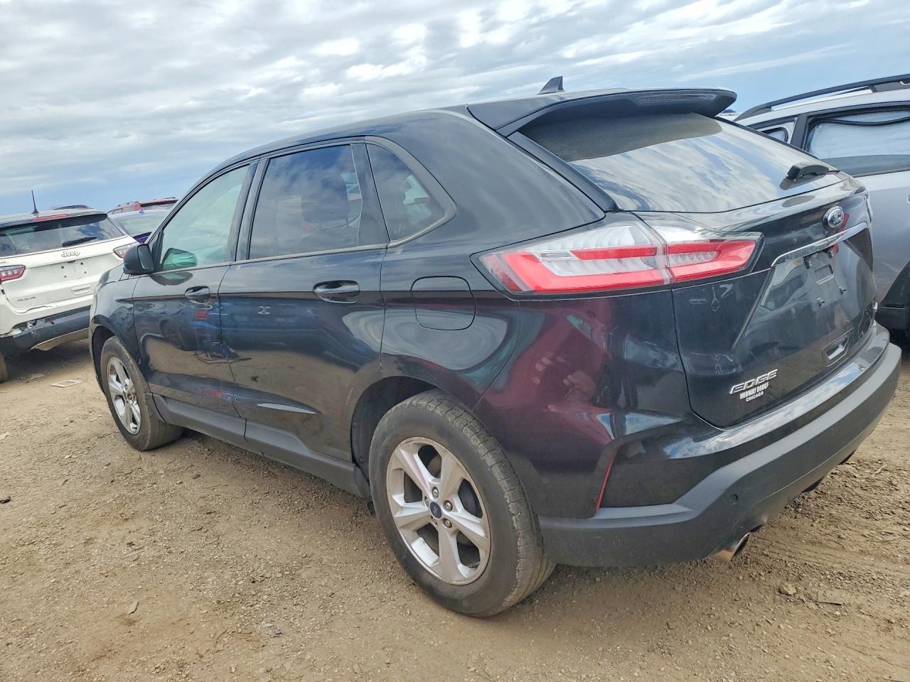 2019 Ford Edge Se - Фото 2