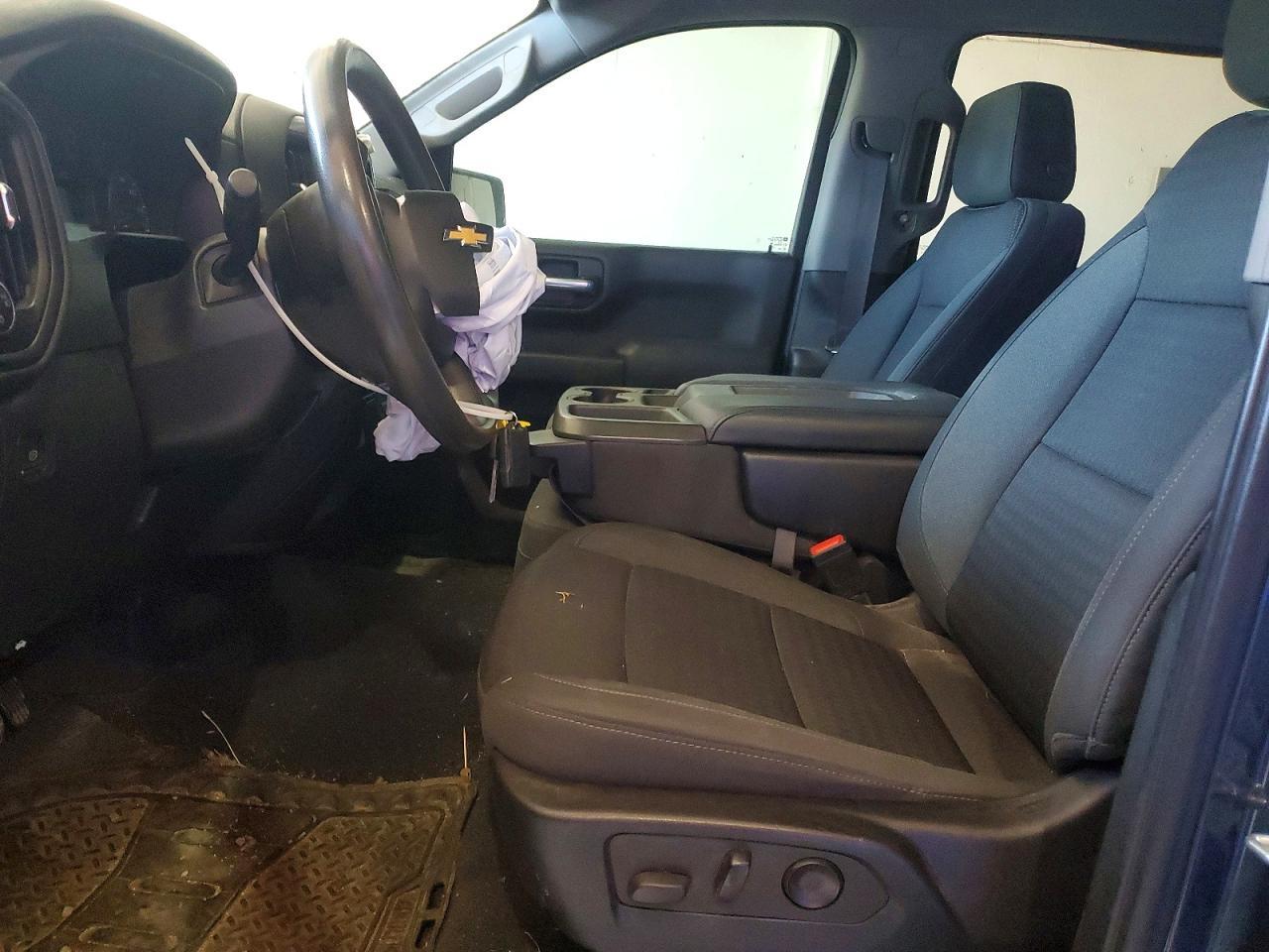 2019 Chevrolet Silverado K1500 Custom - Image 7