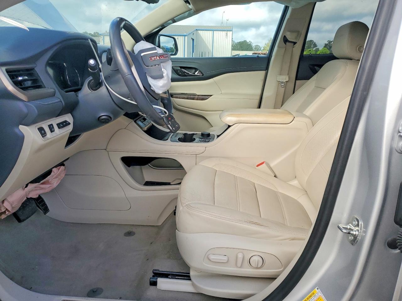 2020 GMC Acadia Denali - Image 7