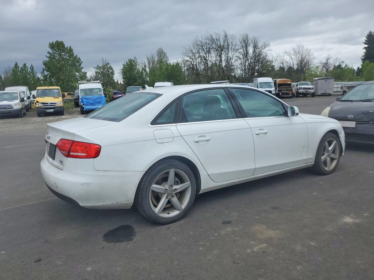 2011 Audi A4 Premium Plus - Фото 3