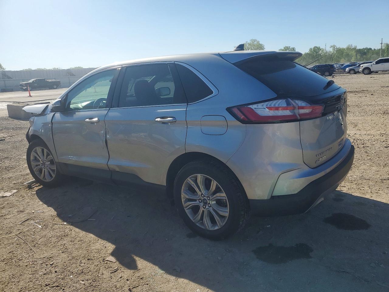 2022 Ford Edge Titanium - Фото 2