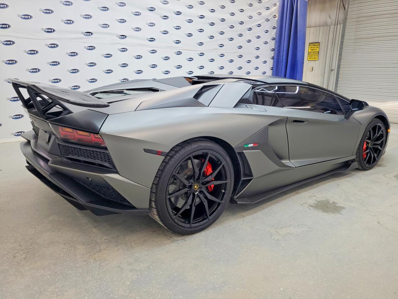 2019 Lamborghini Aventador S - Фото 3