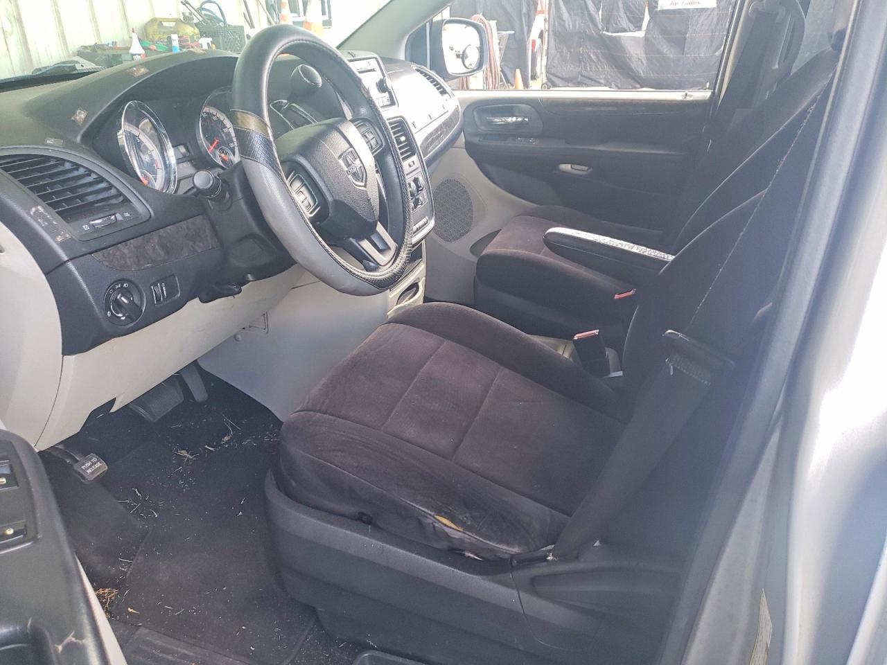 2011 Dodge Grand Caravan Express - Фото 7