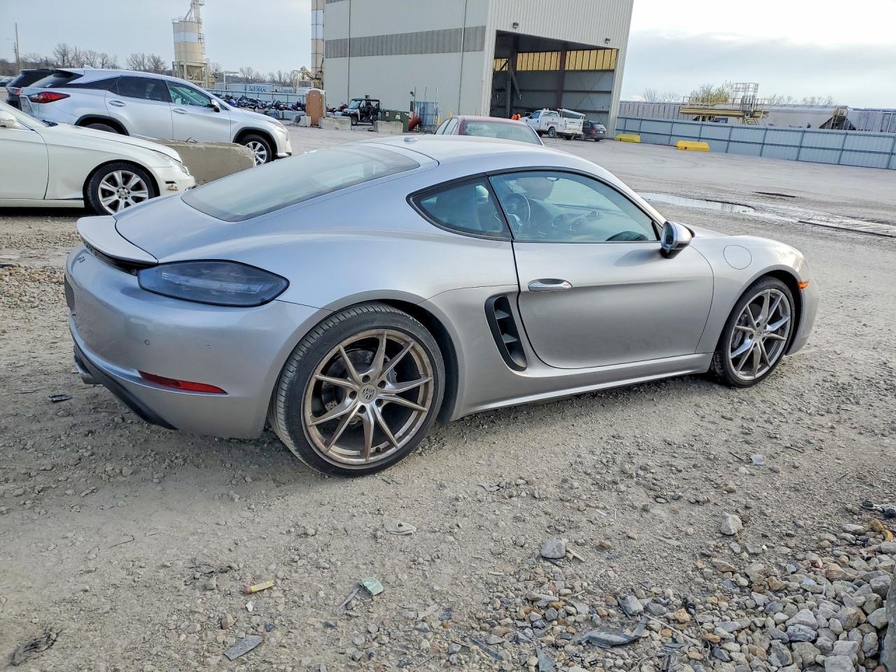 2019 Porsche Cayman Base - Фото 3