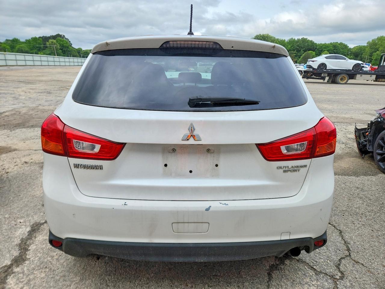2015 Mitsubishi Outlander Sport Es - Image 6