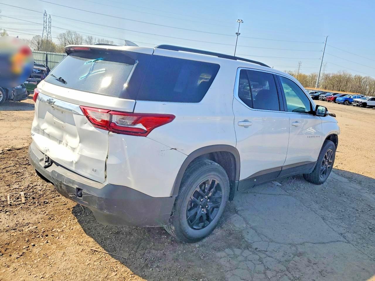 2019 Chevrolet Traverse Lt - Image 3