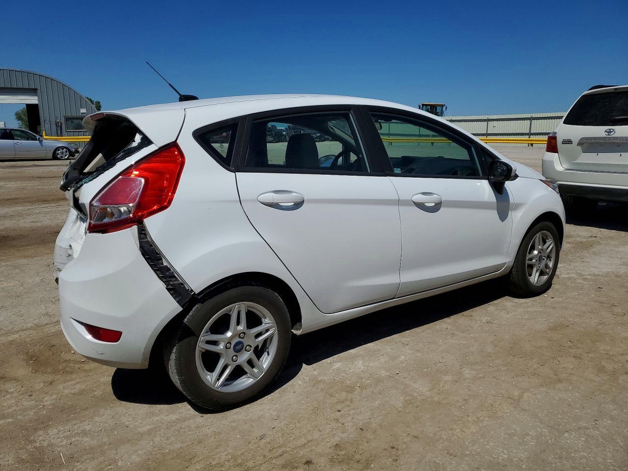 2019 Ford Fiesta Se - Фото 3