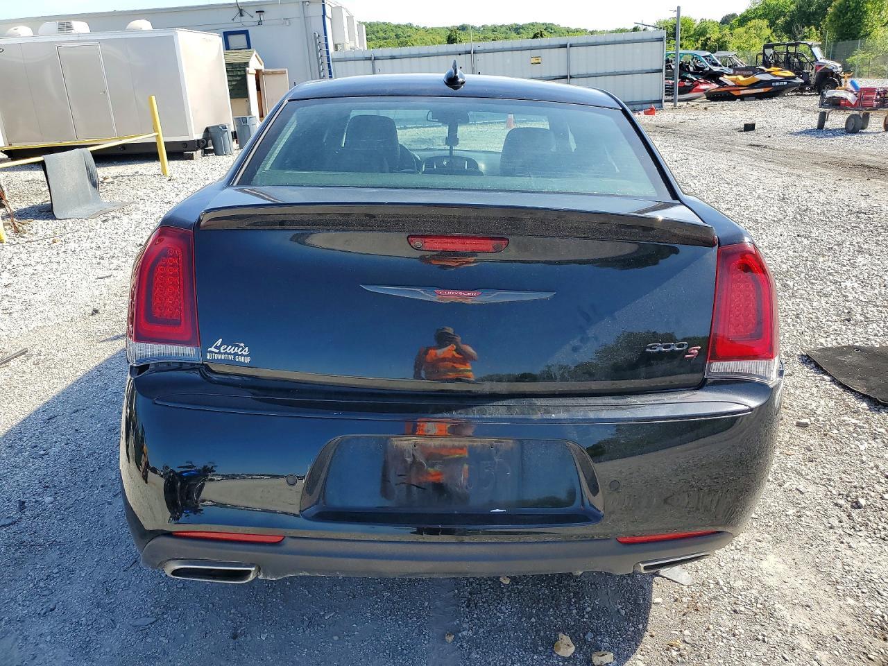 2022 Chrysler 300 S - Фото 6