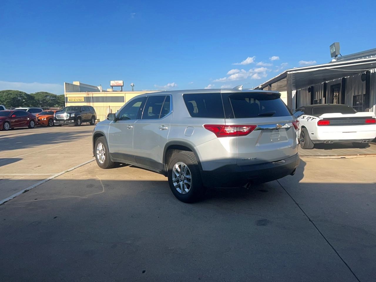 2020 Chevrolet Traverse Ls - Image 3