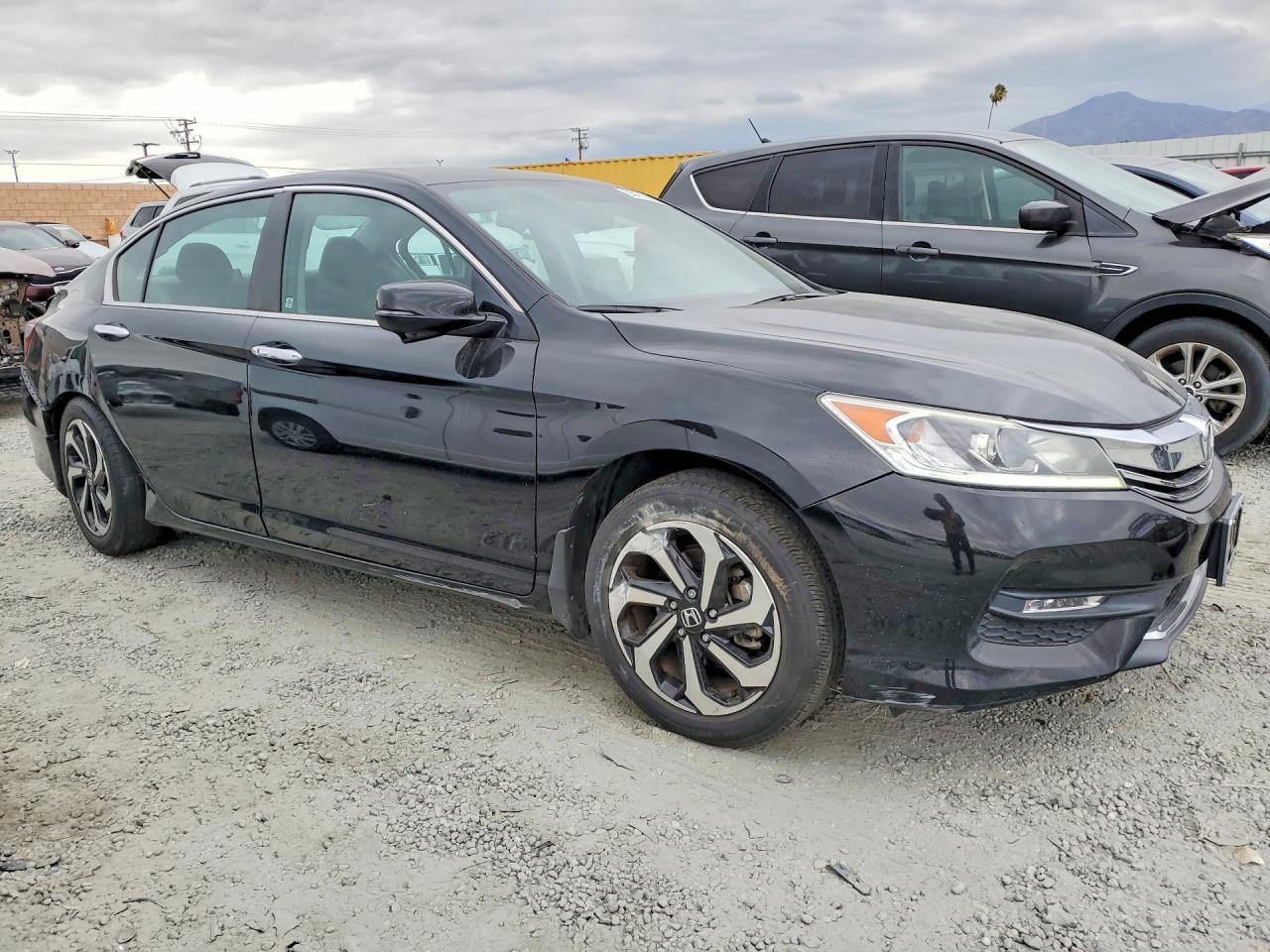 2017 Honda Accord Ex - Image 4