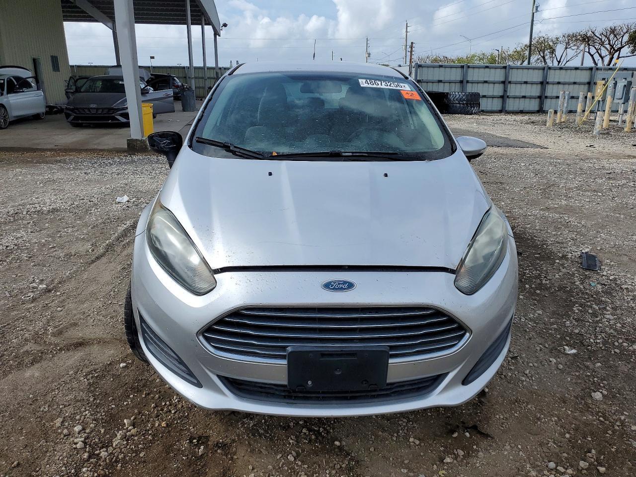 2015 Ford Fiesta Se - Фото 5