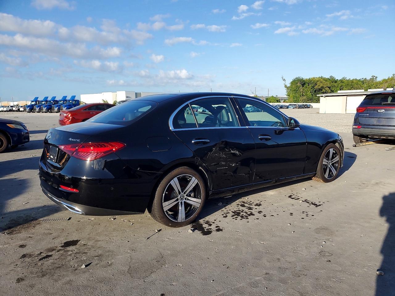 2025 Mercedes-Benz C 300 4Matic - Фото 3