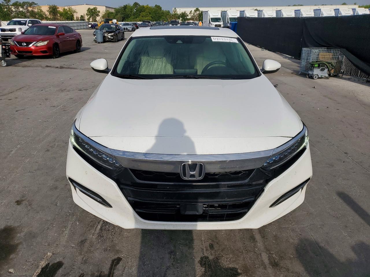 2019 Honda Accord Touring Hybrid - Image 5