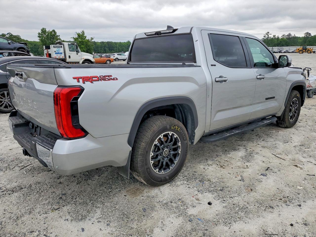 2022 Toyota Tundra Sr5 - Фото 3
