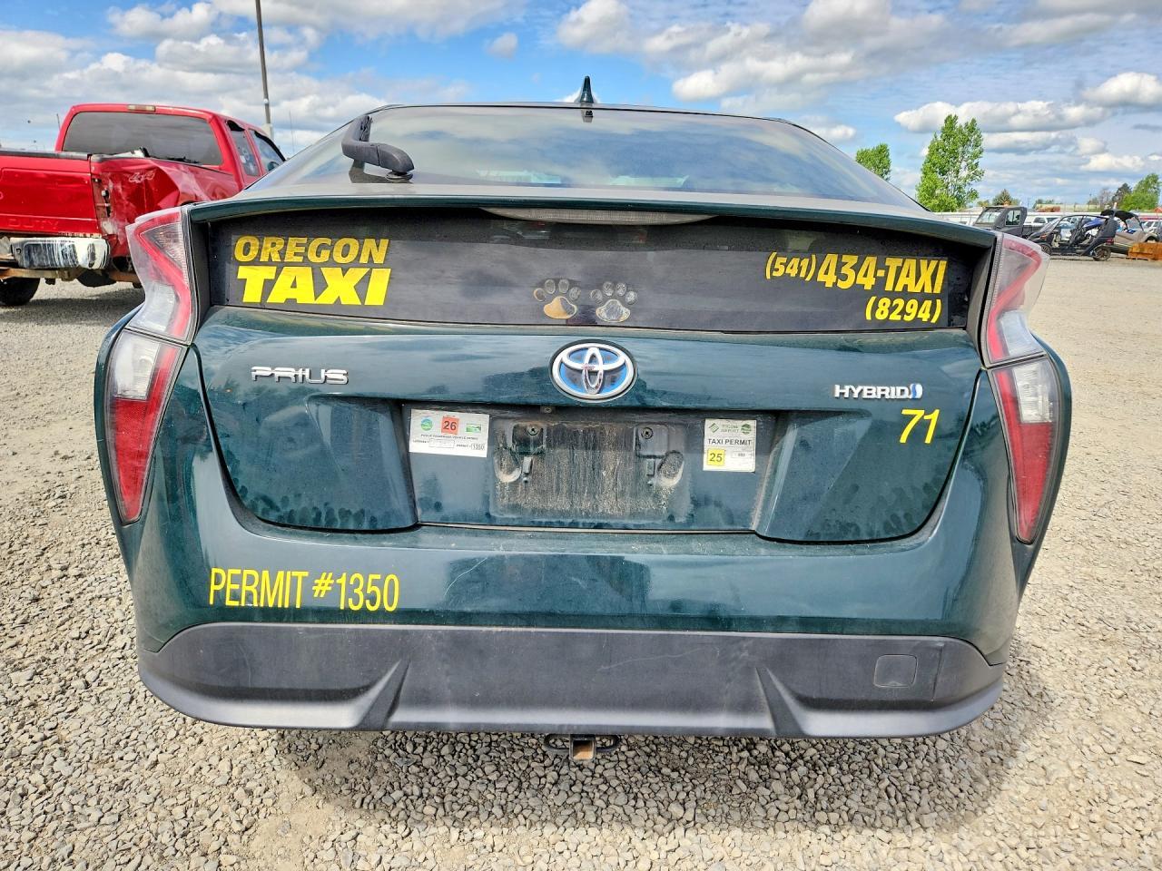 2016 Toyota Prius Three Touring - Фото 6