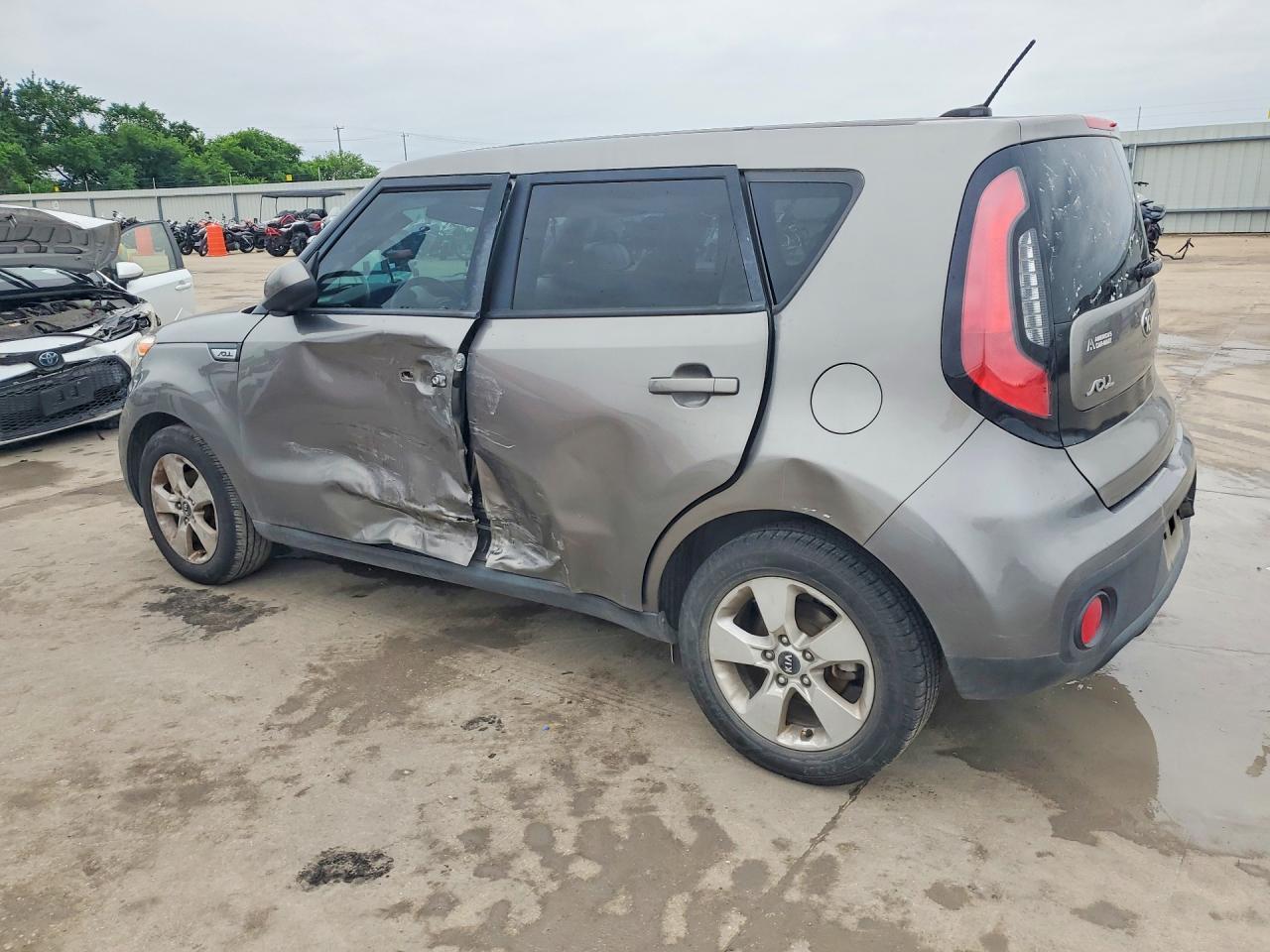 2017 Kia Soul Base - Image 2