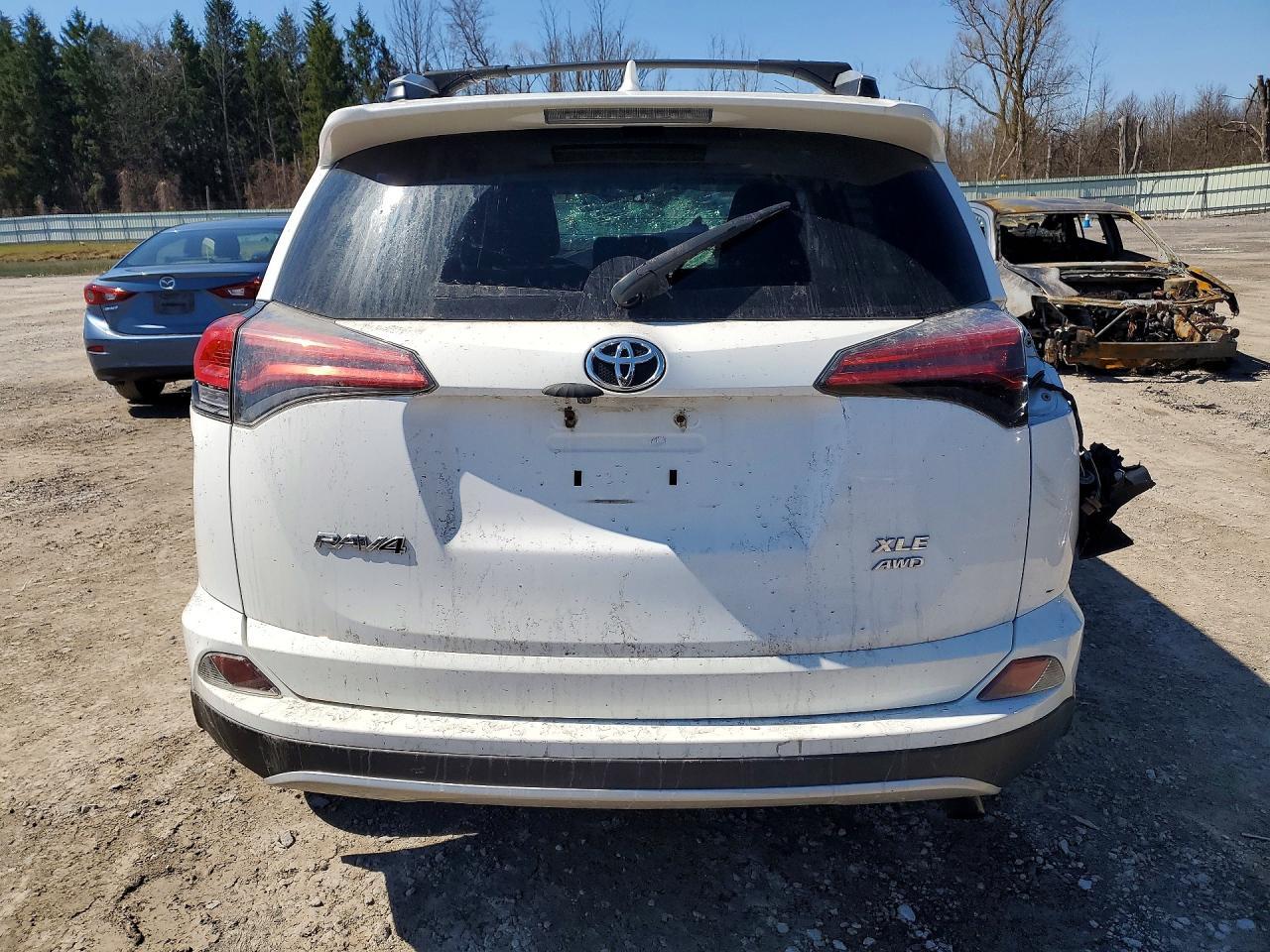 2016 Toyota Rav4 Xle - Image 6