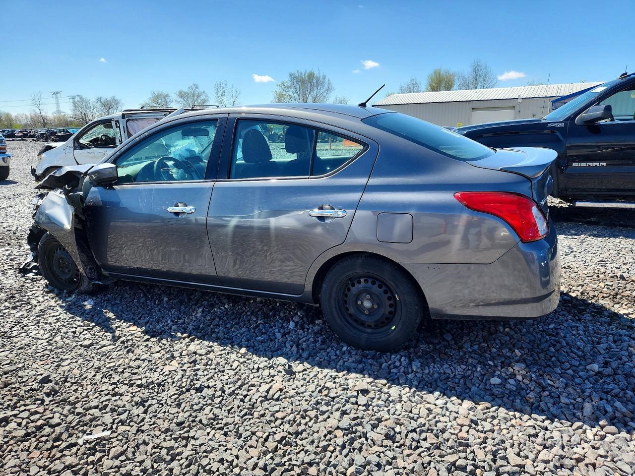 2019 Nissan Versa Sv - Фото 2