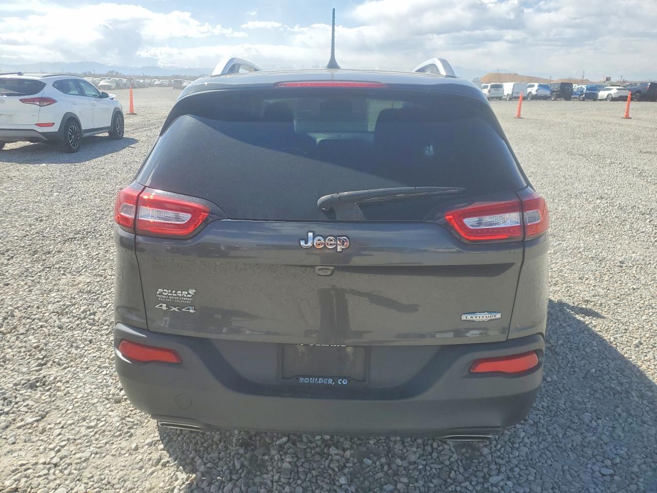 2016 Jeep Cherokee Latitude - Image 6