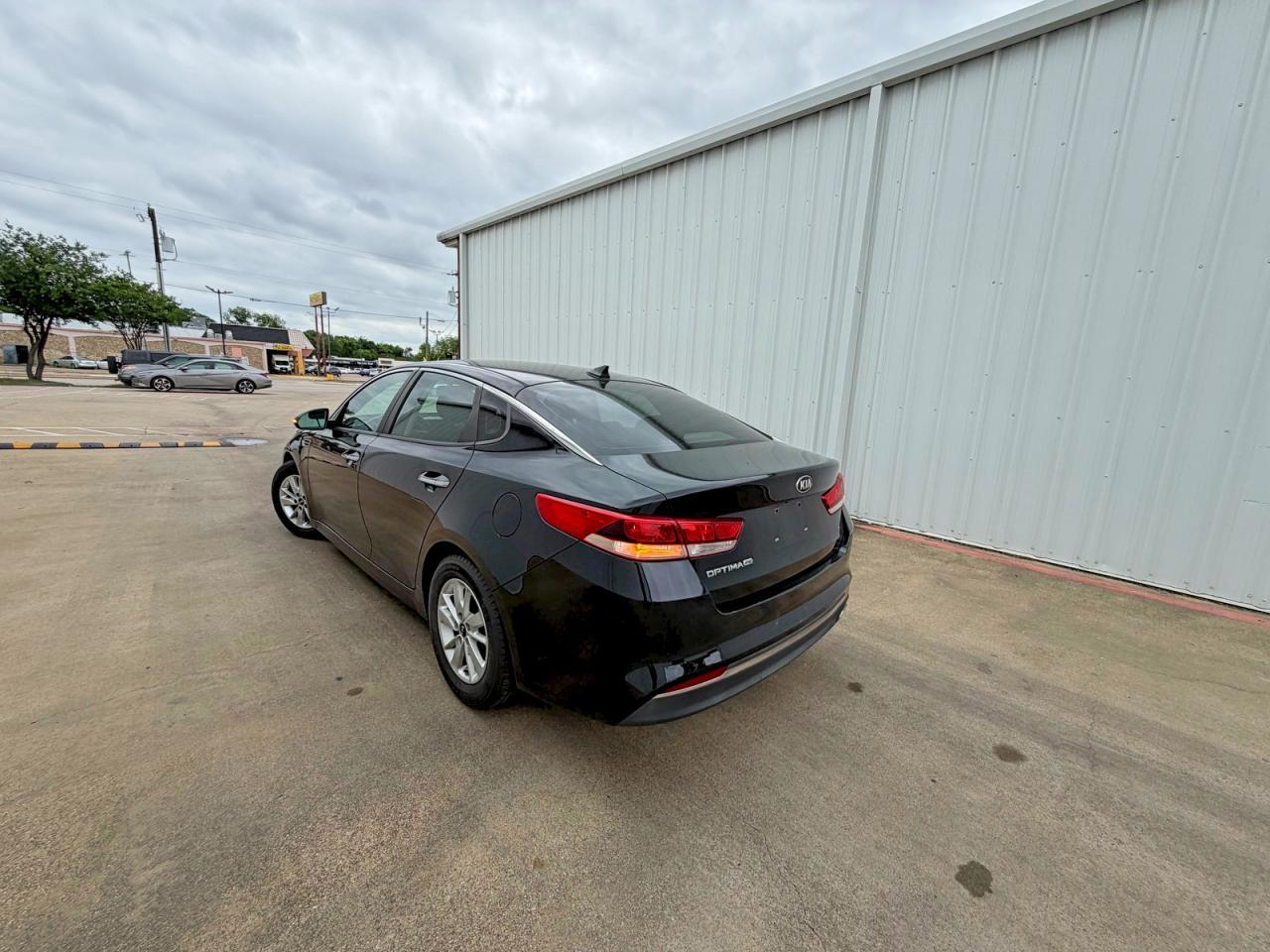 2017 Kia Optima Lx - Image 3