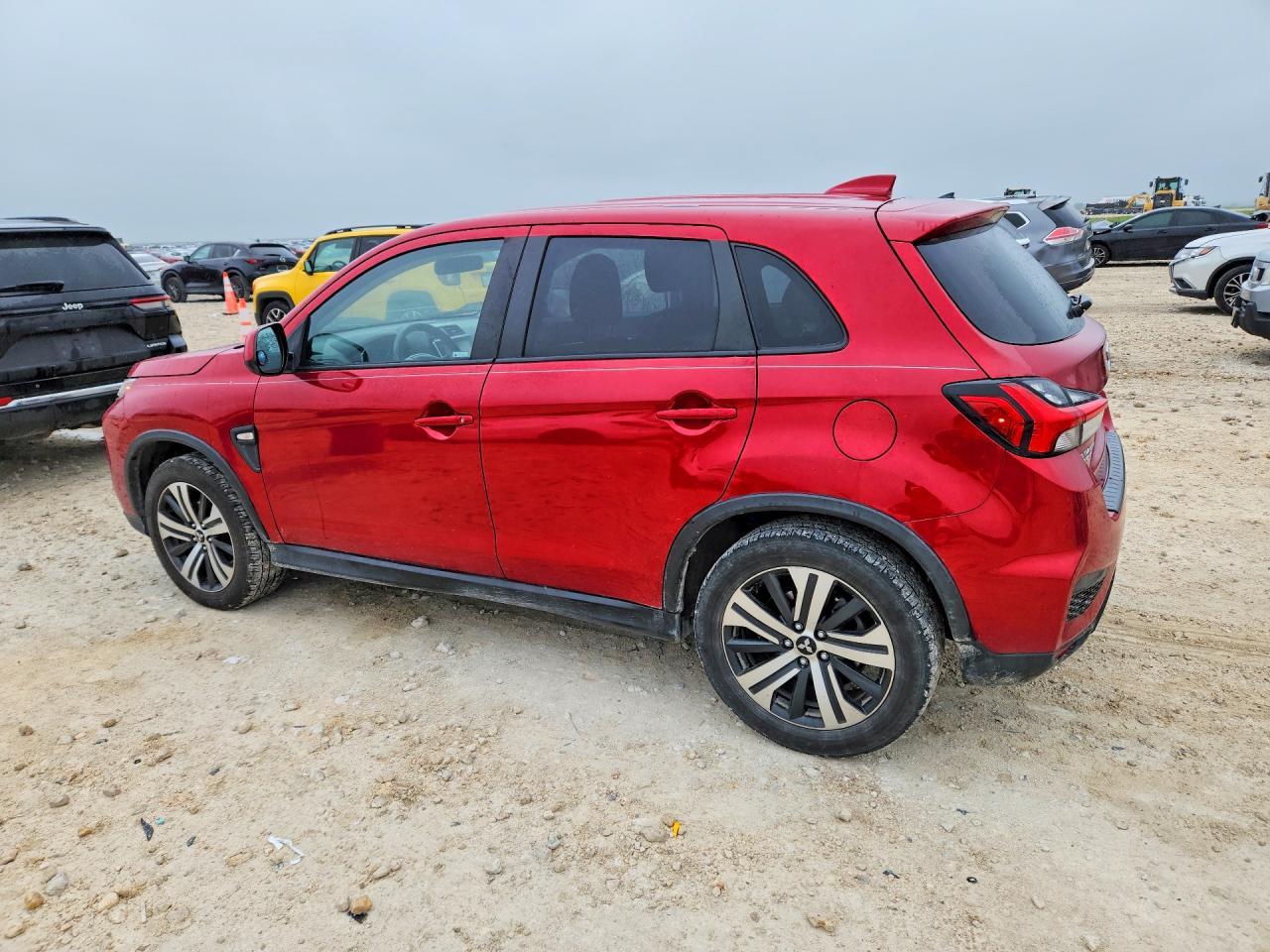 2020 Mitsubishi Outlander Sport Es - Фото 2