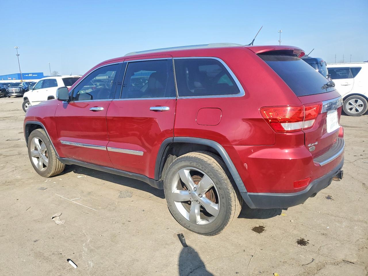 2012 Jeep Grand Cherokee Overland - Image 2