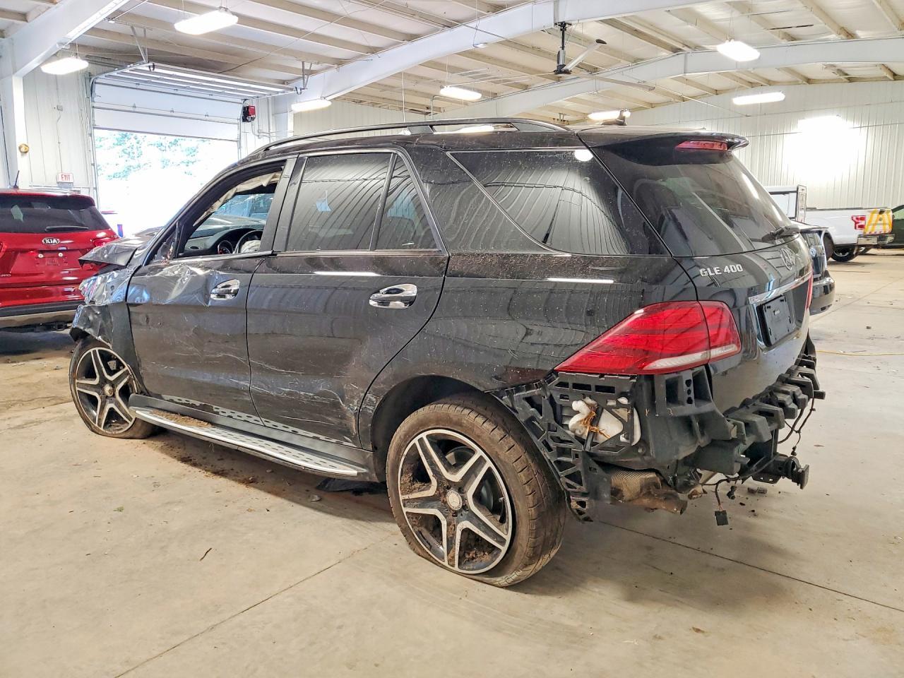 2016 Mercedes-Benz Gle 400 4Matic - Фото 2