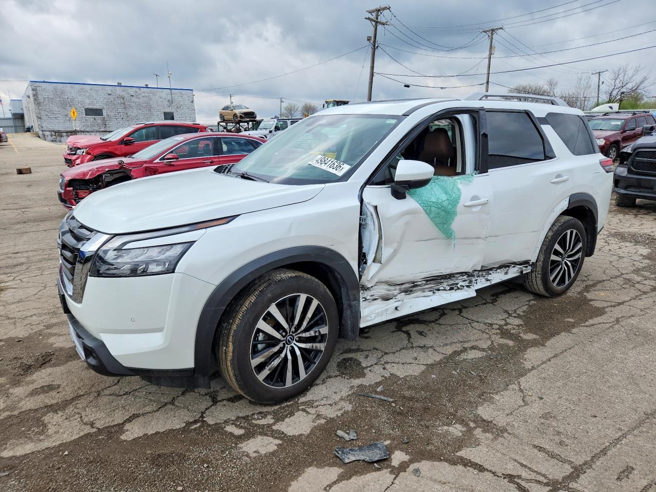 2025 Nissan Pathfinder Platinum