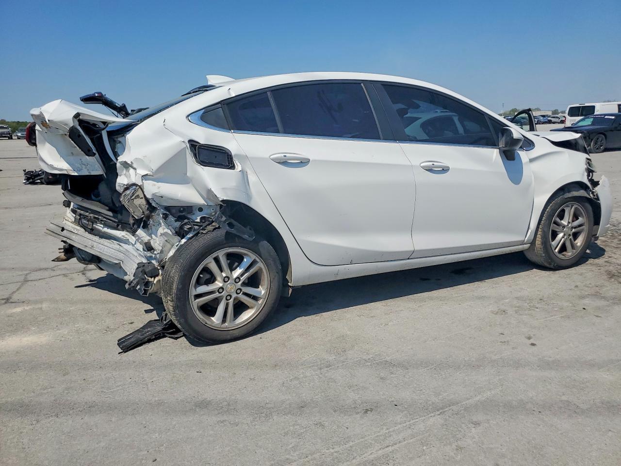 2018 Chevrolet Cruze Lt - Фото 3