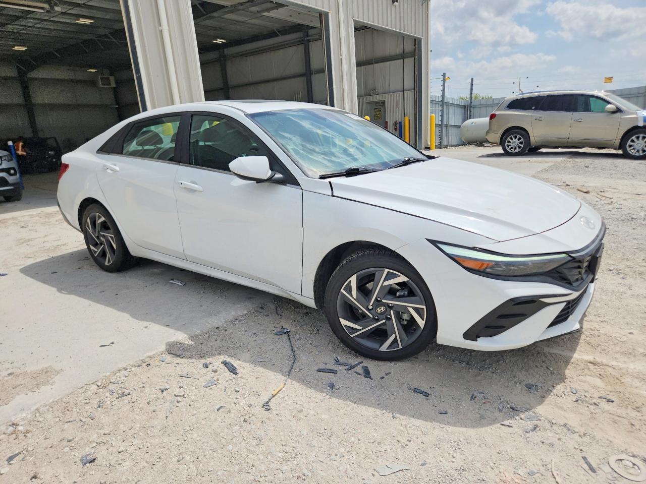 2024 Hyundai Elantra Sel - Image 4