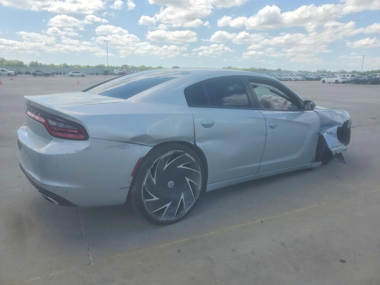 2022 Dodge Charger Sxt - Фото 3