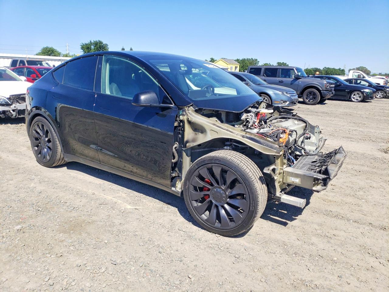 2024 Tesla Model Y - Фото 4