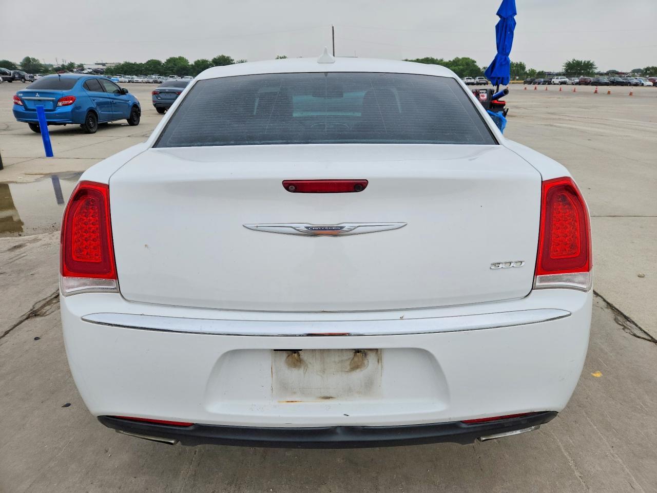 2016 Chrysler 300 Limited - Фото 6