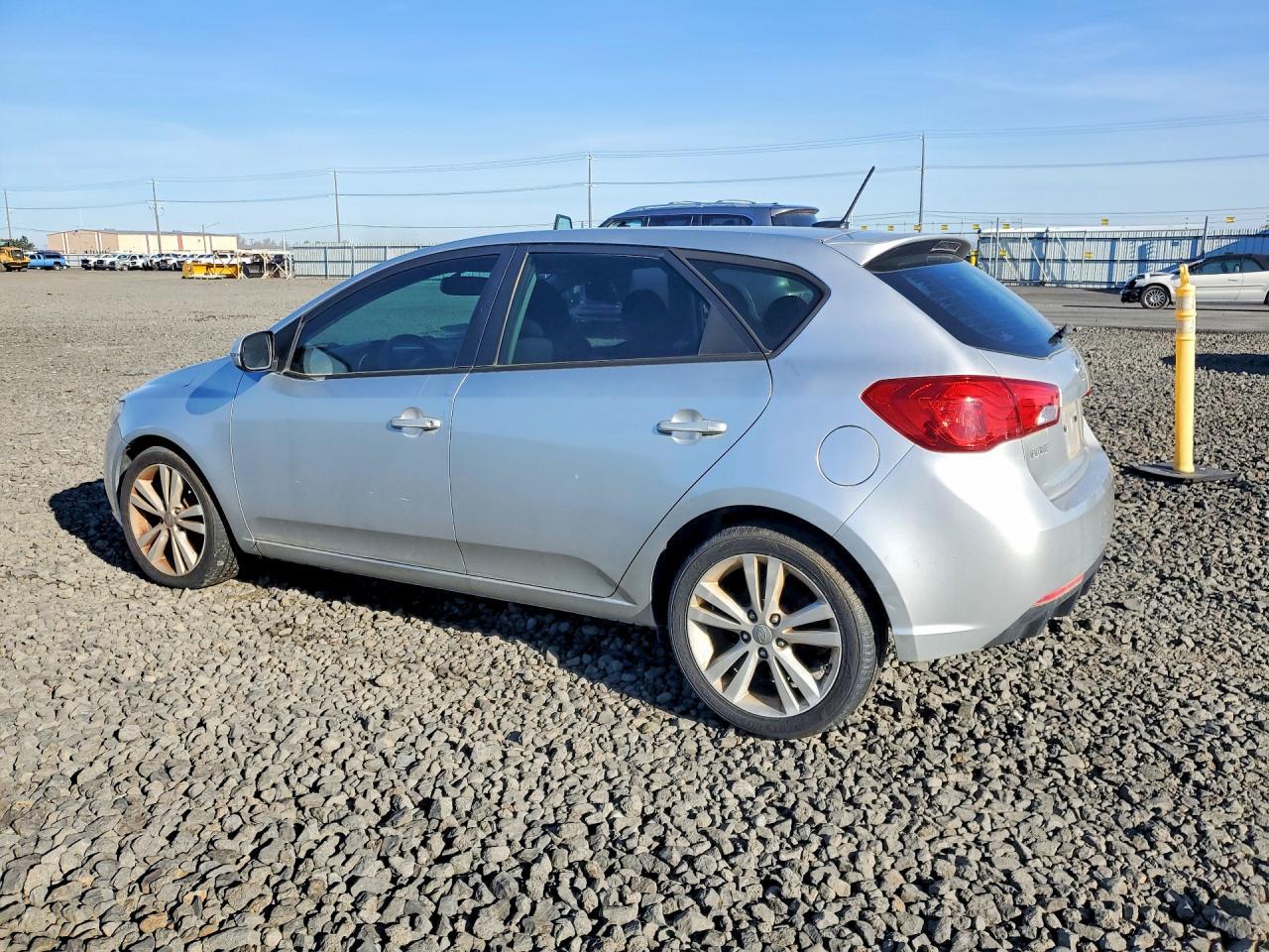 2011 Kia Forte5 Sx - Image 2