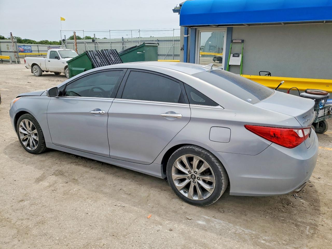 2011 Hyundai Sonata Limited 2.0T - Image 2