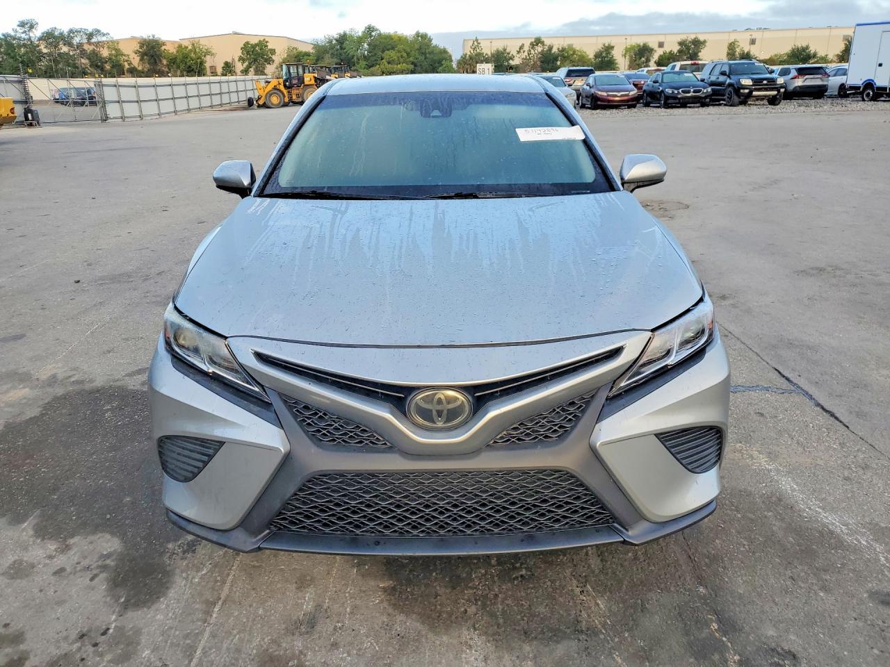2020 Toyota Camry Se - Фото 5