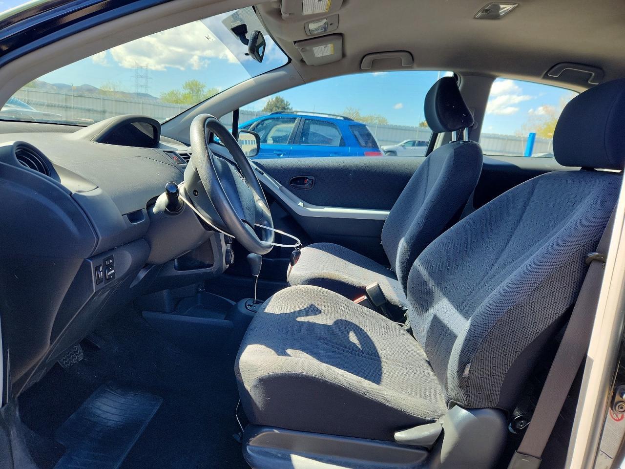 2010 Toyota Yaris Base - Фото 7