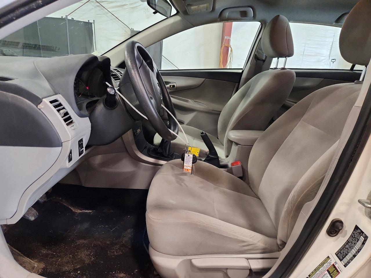 2011 Toyota Corolla Base - Фото 7