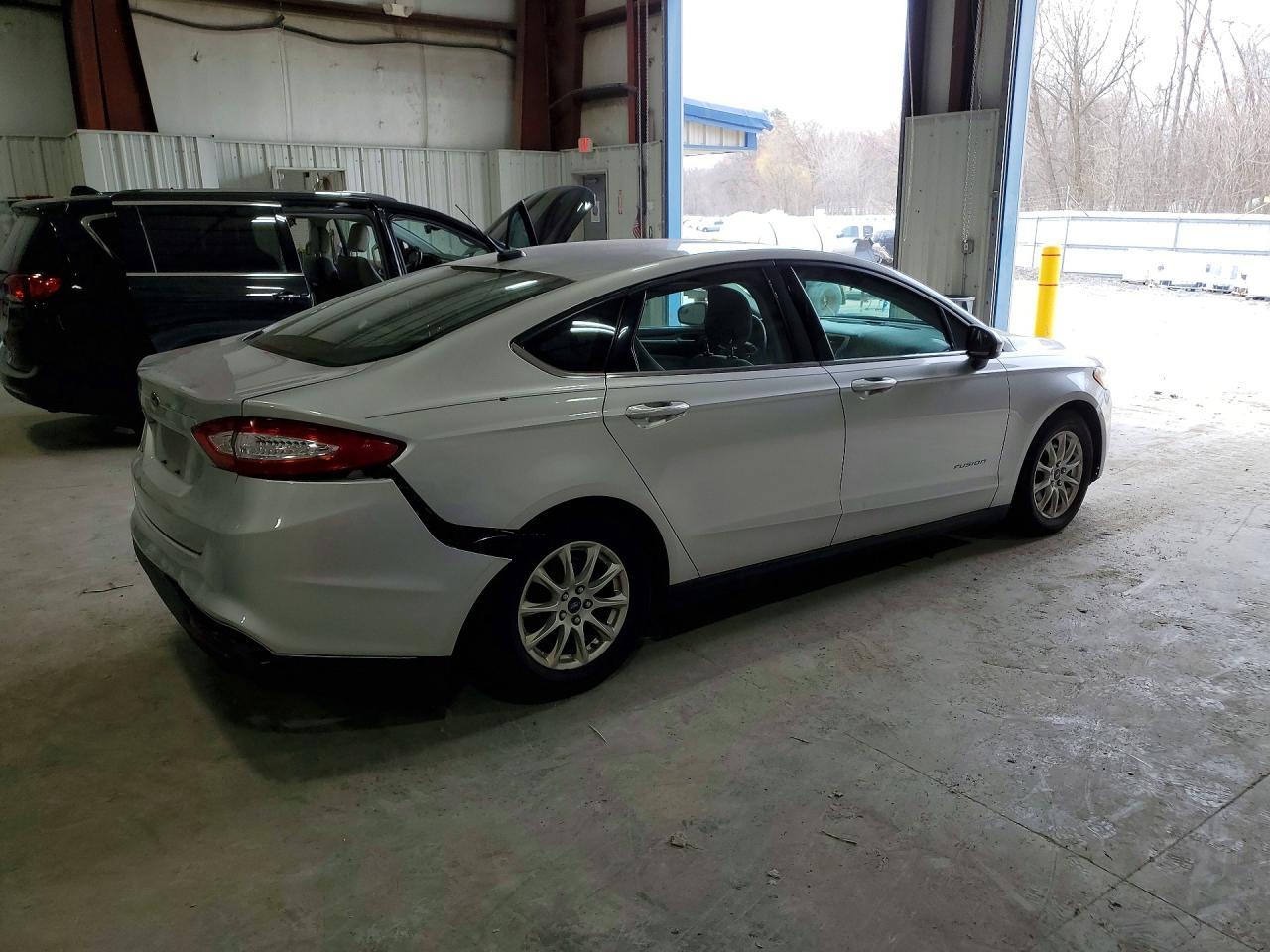 2015 Ford Fusion S - Image 3
