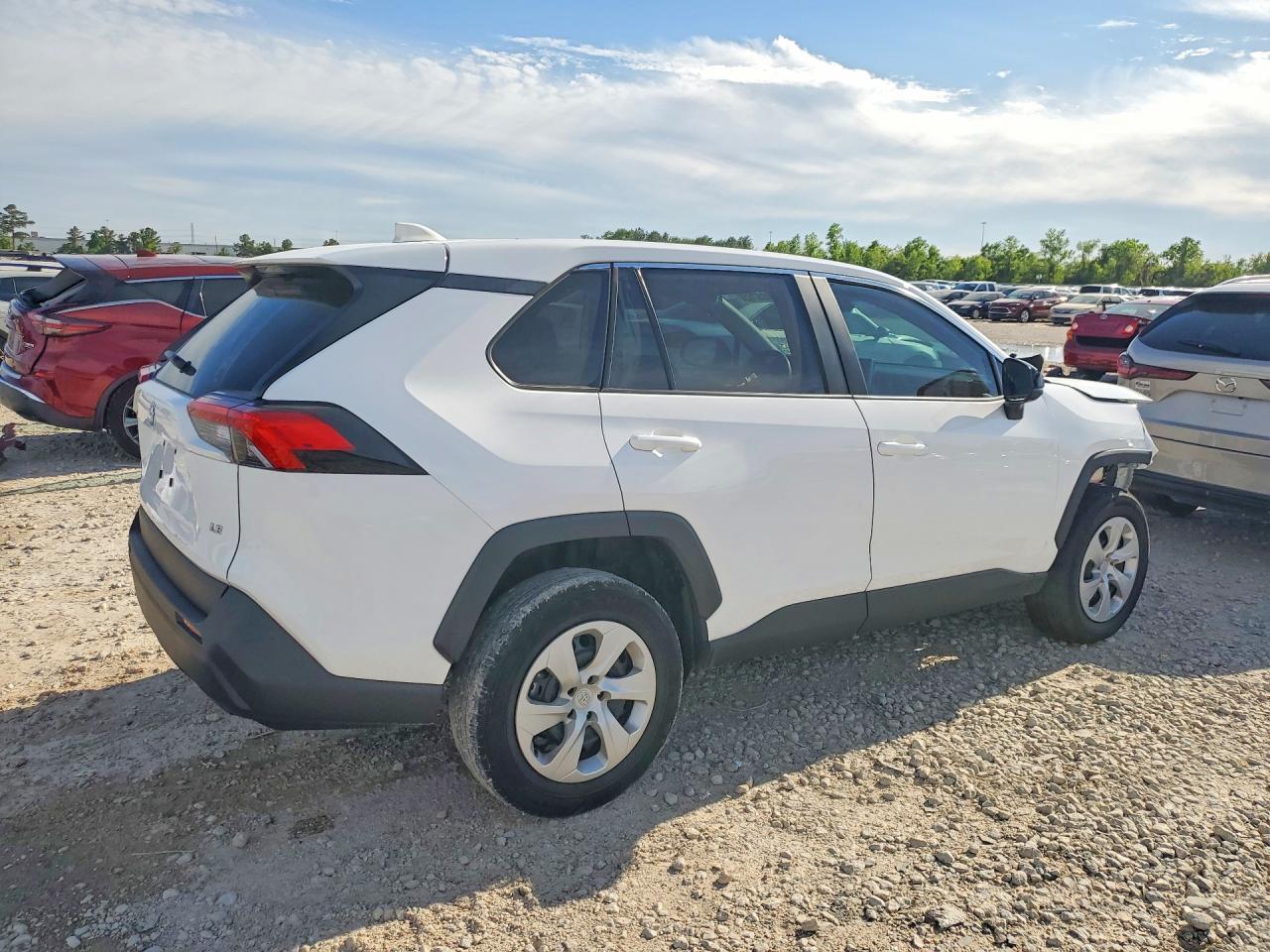2025 Toyota Rav4 Le - Image 3