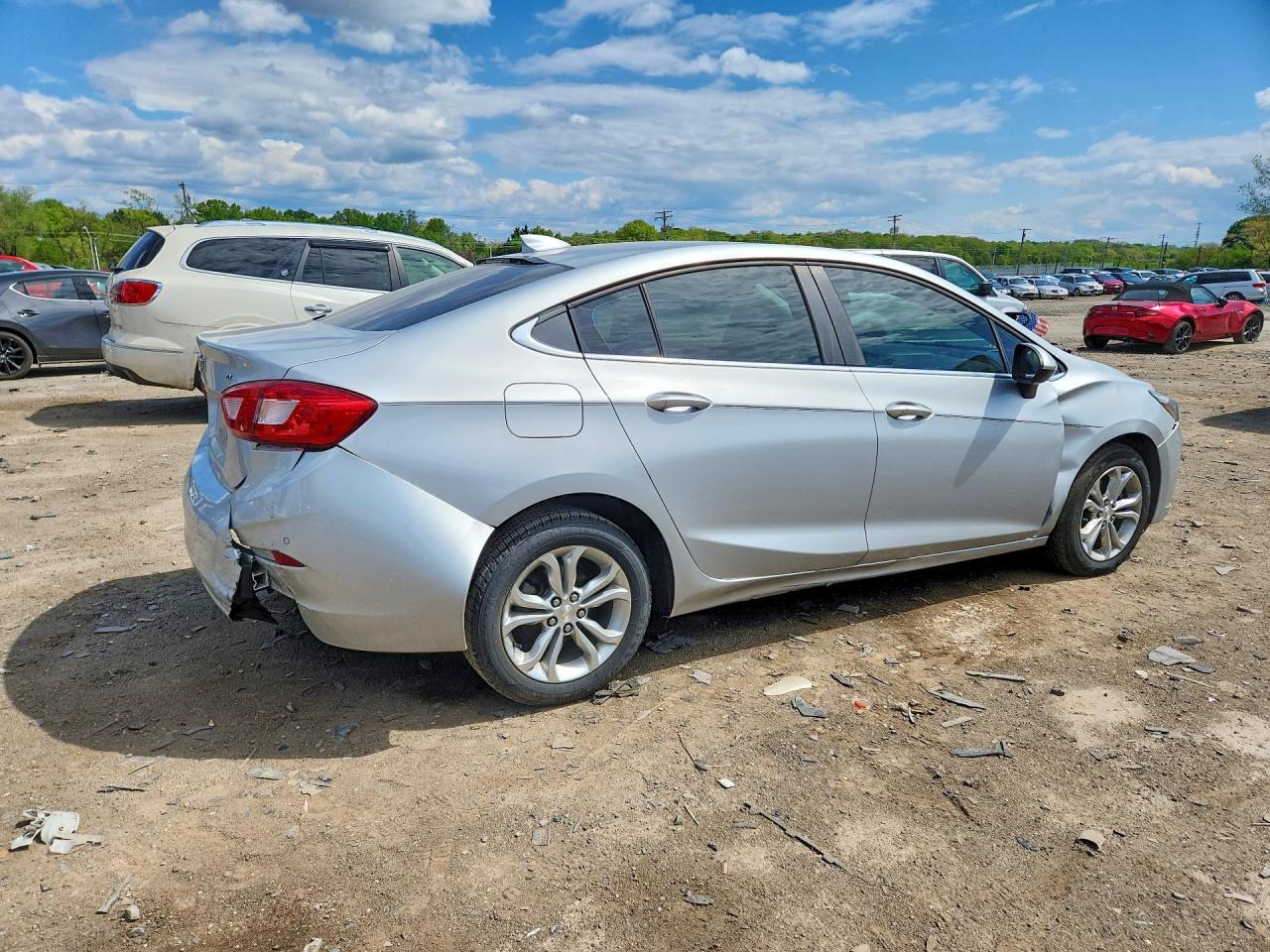 2019 Chevrolet Cruze Lt - Image 3