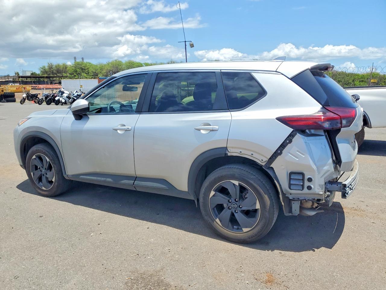 2025 Nissan Rogue Sv - Image 2