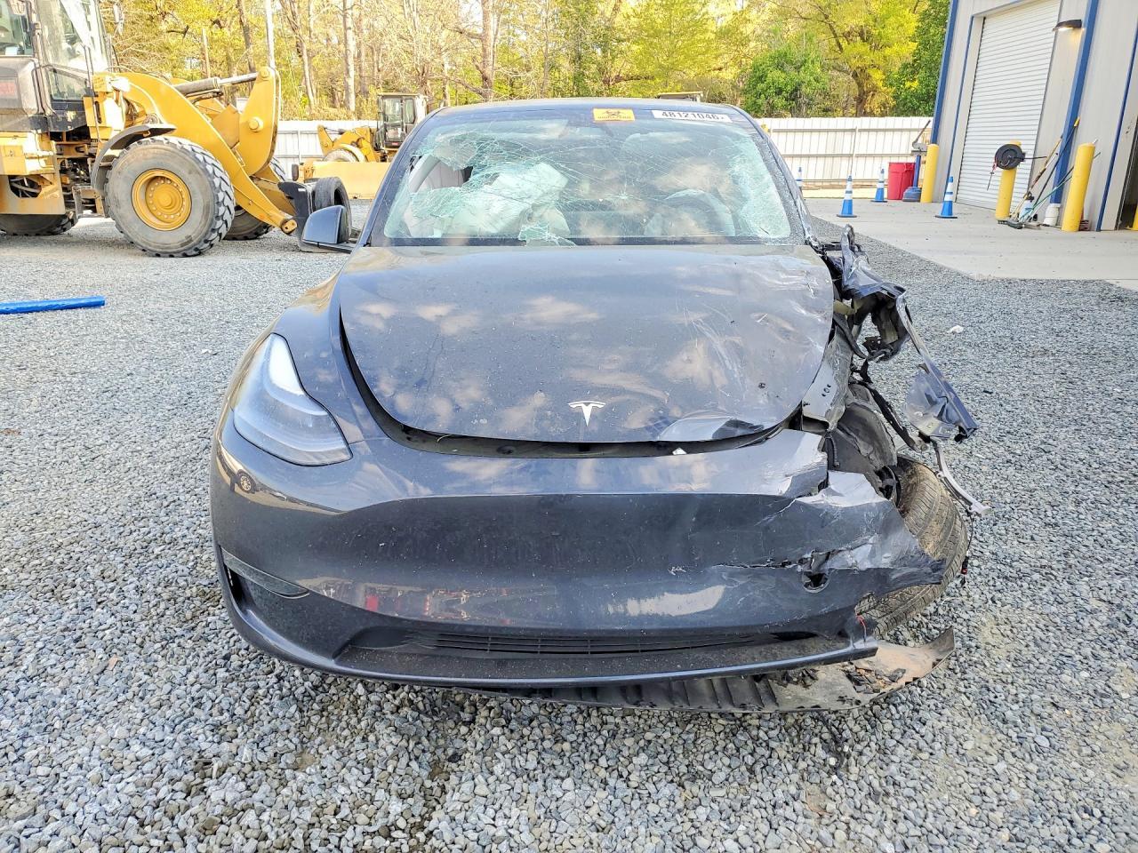2025 Tesla Model Y - Фото 5