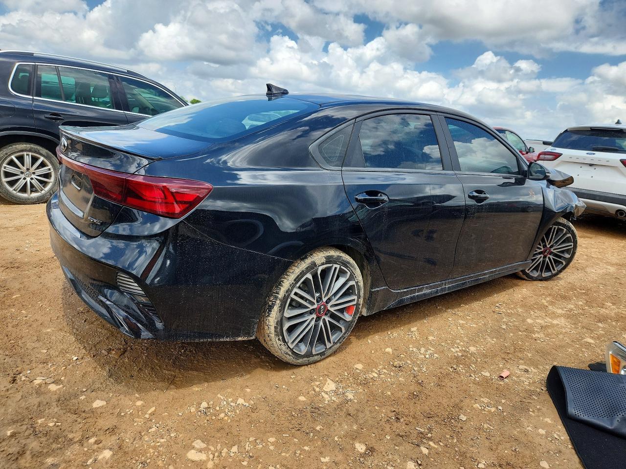 2022 Kia Forte Gt Line - Фото 3