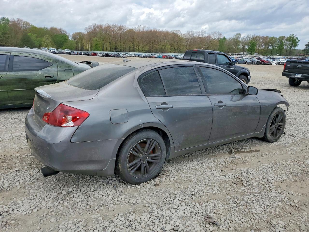 2013 Infiniti G37 Sedan - Фото 3